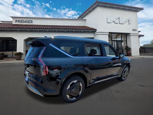 New 2026 Kia EV9 Land image 11