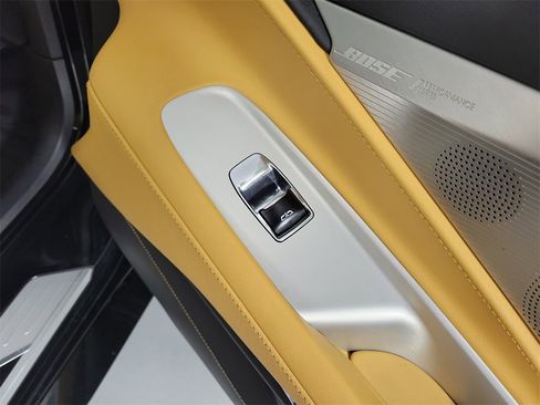 Used 2020 Chevrolet Corvette Stingray Preferred Cpe w/ 2LT Preferred Equipment Group image 18