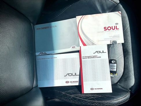 Used 2014 Kia Soul ! w/ Sun & Sound Package FWD image 11