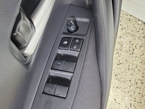 Used 2020 Toyota Corolla LE FWD image 22