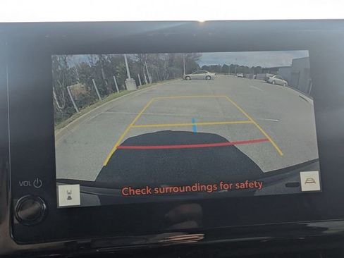 Certified 2023 Toyota Corolla Cross XLE image 22