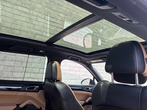 Used 2016 Porsche Cayenne S image 20