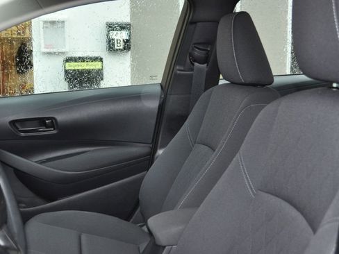 Used 2025 Toyota Corolla LE image 6