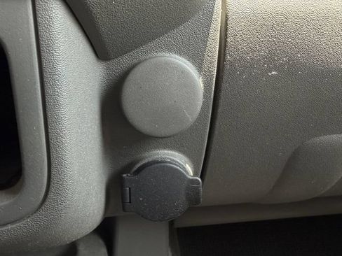 Used 2011 Nissan Frontier SV RWD image 17