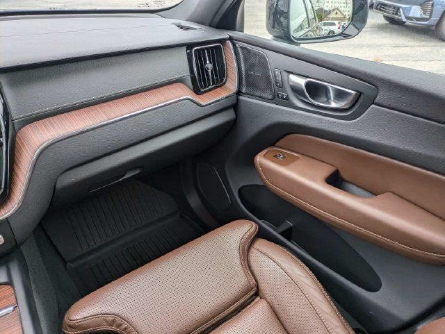 Certified 2025 Volvo XC60 B5 Ultra w/ Climate Package AWD/4WD image 22