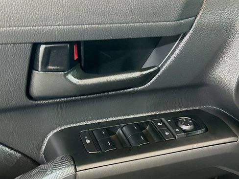 Used 2025 Toyota Tacoma SR RWD image 15