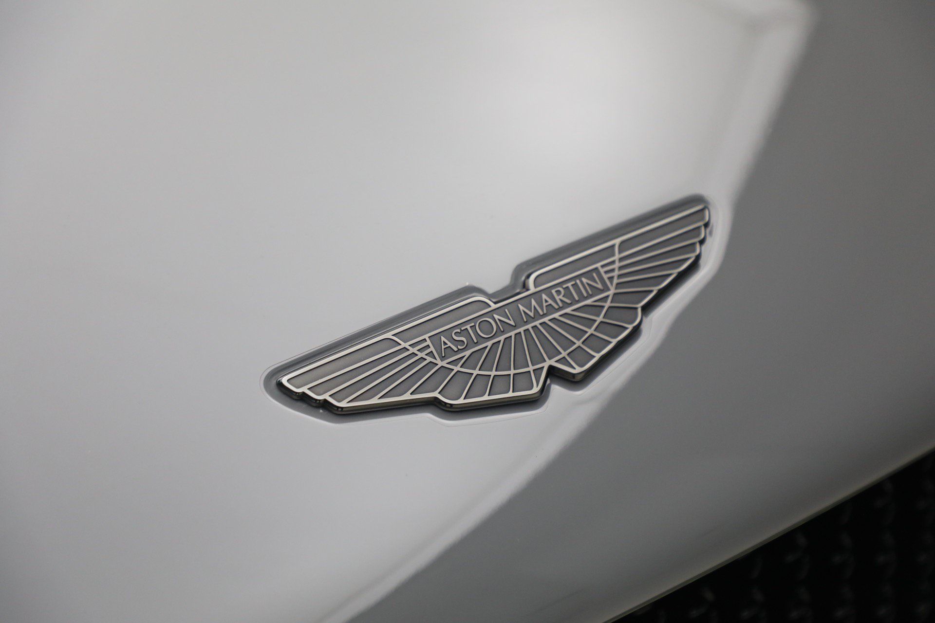 Used 2023 Aston Martin DBS Coupe RWD image 26
