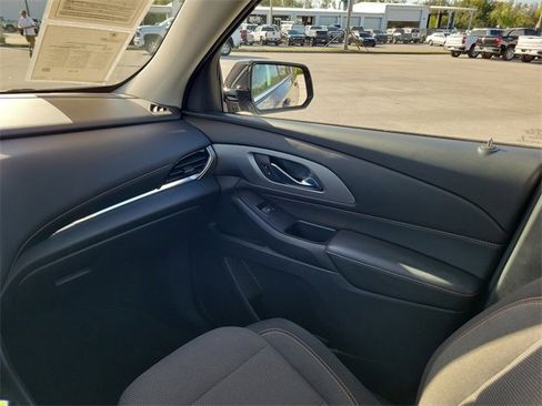 Used 2018 Chevrolet Traverse LT image 12