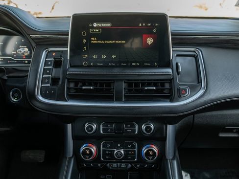 Used 2023 GMC Yukon XL SLT w/ SLT Premium Package image 23