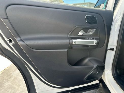 Used 2021 Mercedes-Benz GLB 250 image 25