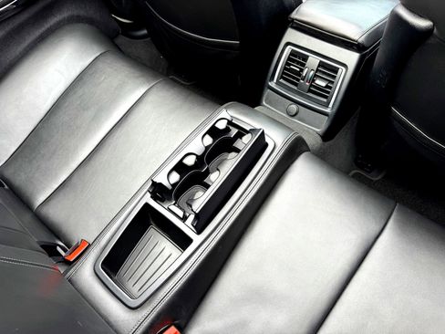 Used 2018 BMW M4 Convertible image 27