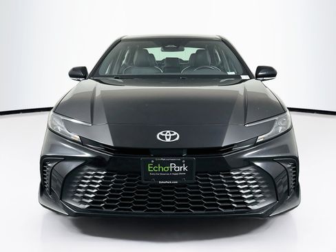Used 2025 Toyota Camry SE FWD image 2