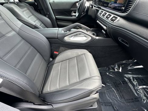 Certified 2025 Mercedes-Benz GLS 580 4MATIC image 15