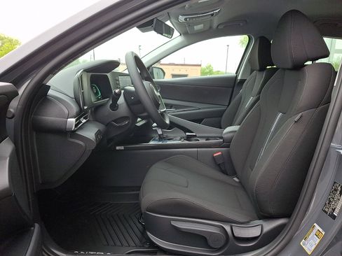 New 2026 Hyundai Elantra Hybrid FWD image 7