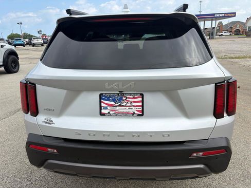Used 2022 Kia Sorento S AWD/4WD image 4