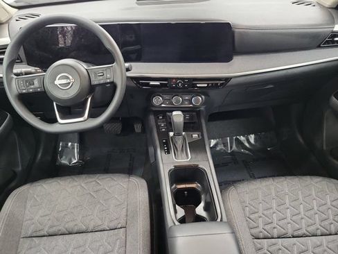 Used 2025 Nissan Kicks SV FWD image 15