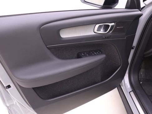 Used 2025 Volvo XC40 B5 Ultra w/ Protection Package Premier image 14