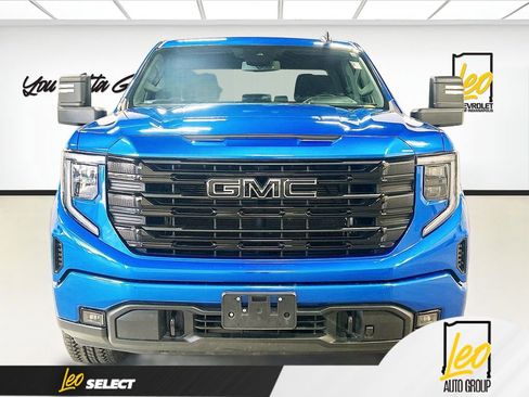 Used 2022 GMC Sierra 1500 Elevation w/ LPO, Elevation Black Package image 2