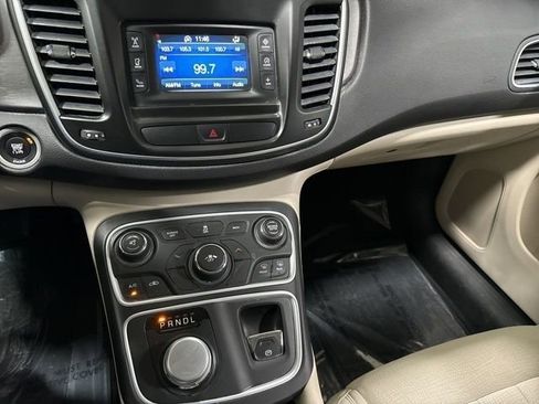 Used 2016 Chrysler 200 Limited image 21