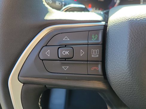 New 2025 Jeep Grand Cherokee Altitude AWD/4WD image 28