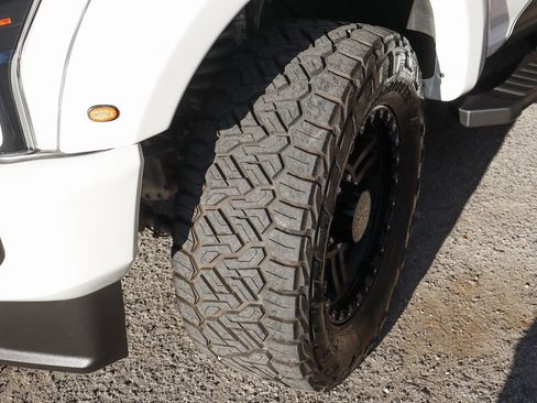 Used 2022 Ford F250 Lariat w/ Black Appearance Package image 59