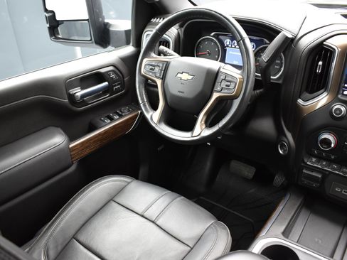 Used 2022 Chevrolet Silverado 3500 High Country image 23