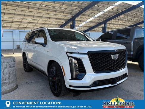 Used 2025 Cadillac Escalade Sport Platinum w/ LPO, ONYX Package image 8