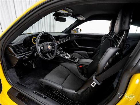 Used 2024 Porsche 911 Carrera T RWD image 25