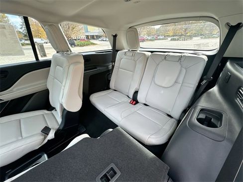 New 2026 Lincoln Aviator Premiere image 24