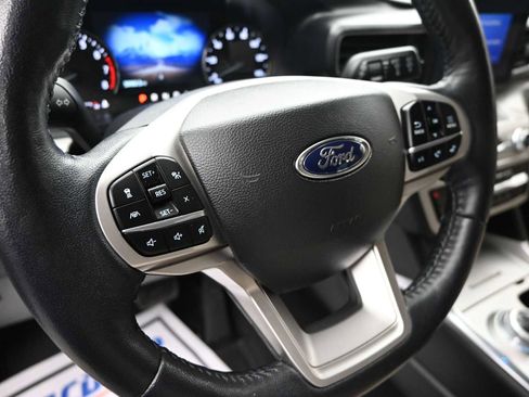 Used 2022 Ford Explorer XLT w/ Equipment Group 202A image 12