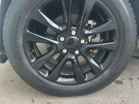 Used 2018 Jeep Grand Cherokee Altitude RWD image 24