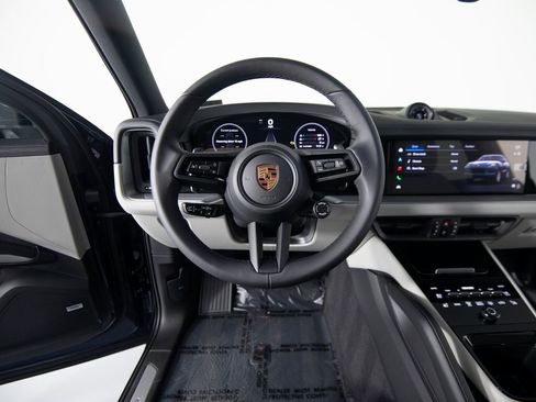 New 2026 Porsche Cayenne image 18