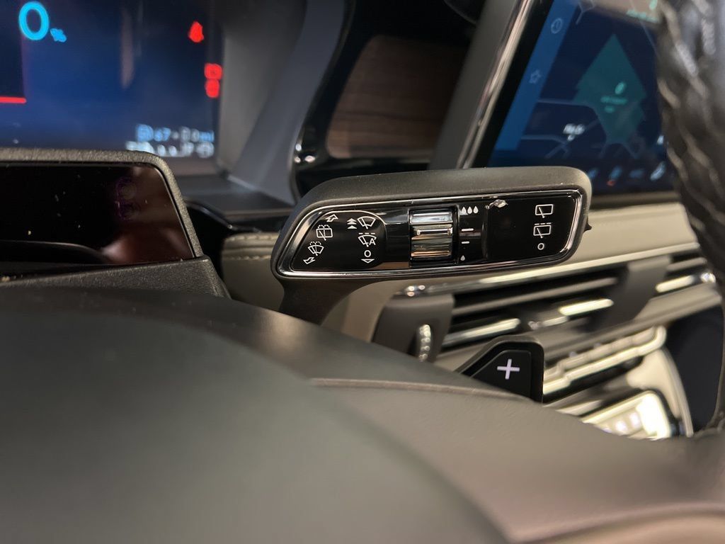 New 2025 Lincoln Corsair Grand Touring w/ Equipment Group 302A AWD/4WD image 21