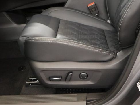 New 2026 Nissan Rogue Platinum AWD/4WD image 13