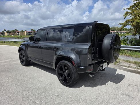 Used 2023 Land Rover Defender 110 V8 AWD/4WD image 2