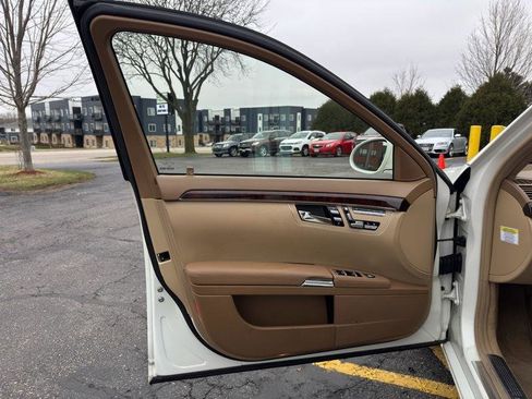 Used 2009 Mercedes-Benz S 550 4MATIC image 14