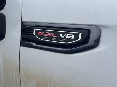 Used 2024 GMC Sierra 1500 AT4 w/ Technology Package image 4