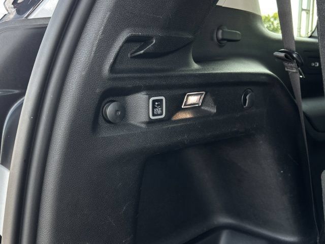 Used 2023 Jeep Grand Cherokee L Limited AWD/4WD image 11