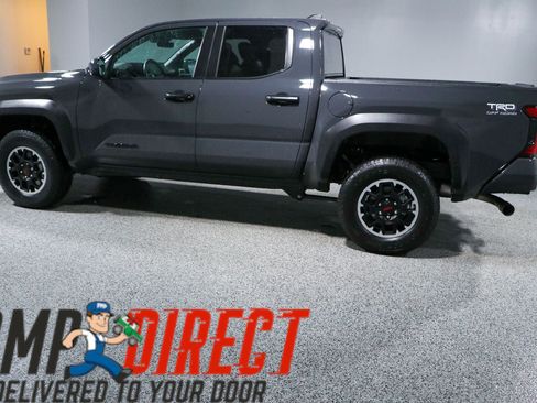 Used 2025 Toyota Tacoma TRD Off-Road AWD/4WD image 10
