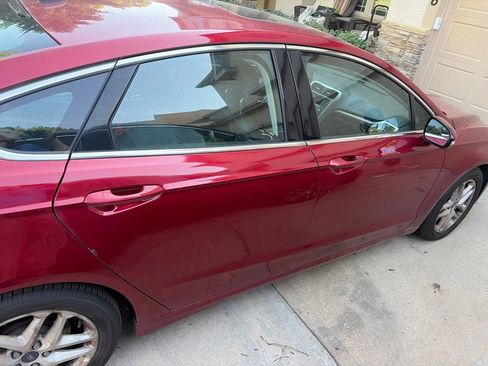 Used 2013 Ford Fusion SE FWD image 6