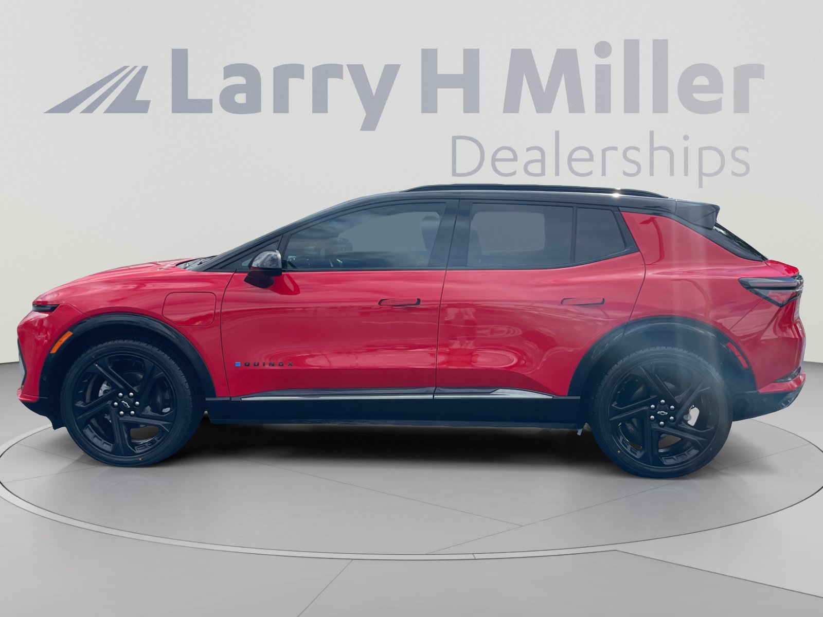 Used 2024 Chevrolet Equinox EV RS w/ Active Safety Package 3 FWD image 2