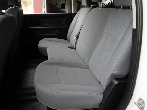 Used 2018 RAM 3500 Tradesman w/ Chrome Appearance Group image 41