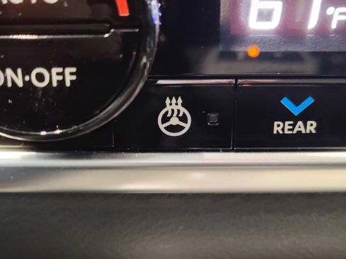 Certified 2023 Nissan Rogue SL w/ SL Premium Package image 28