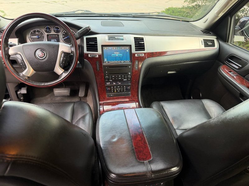 Used 2009 Cadillac Escalade AWD image 17