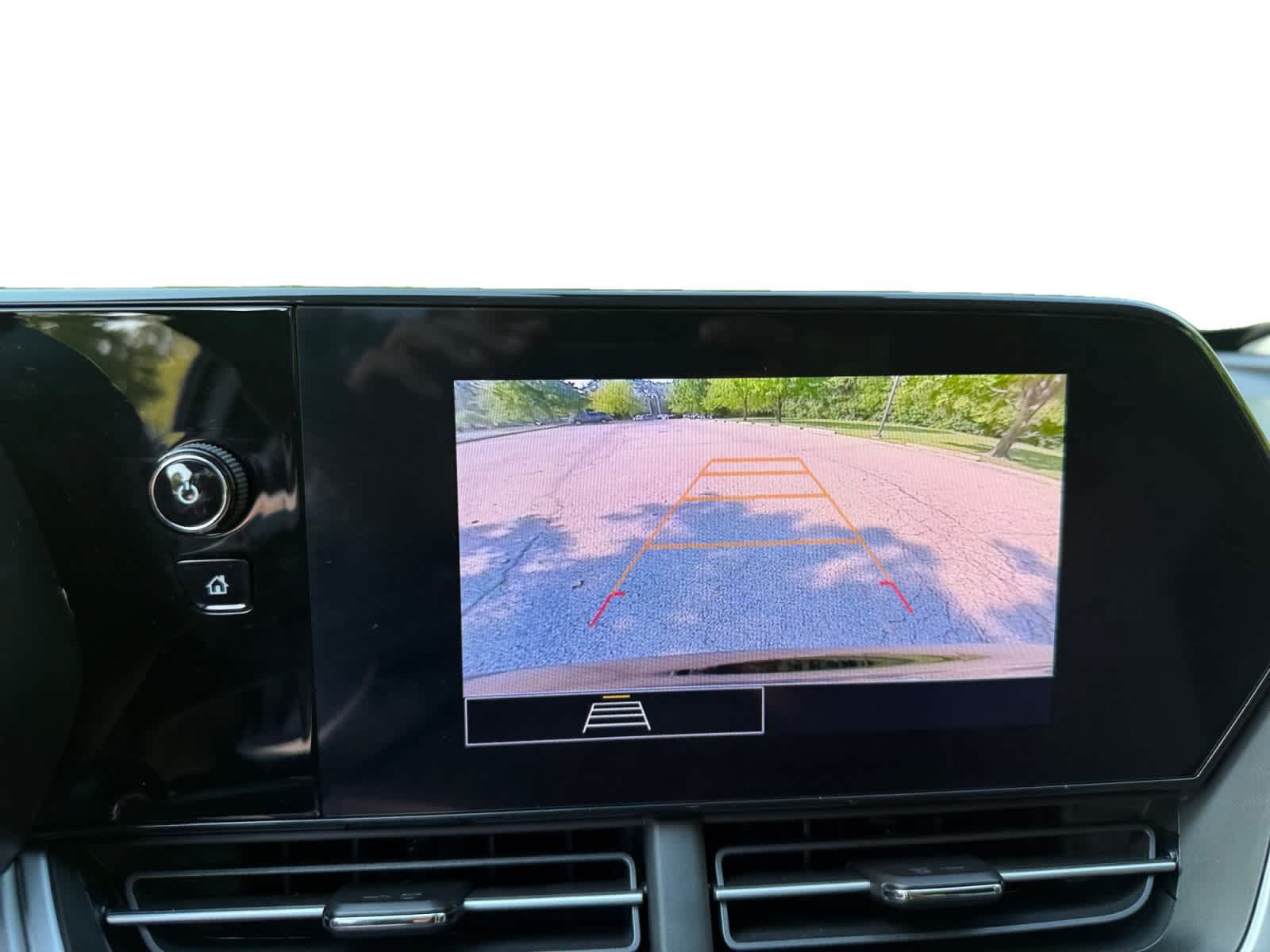 Used 2026 Chevrolet Trax LS w/ LS Convenience Package FWD image 16