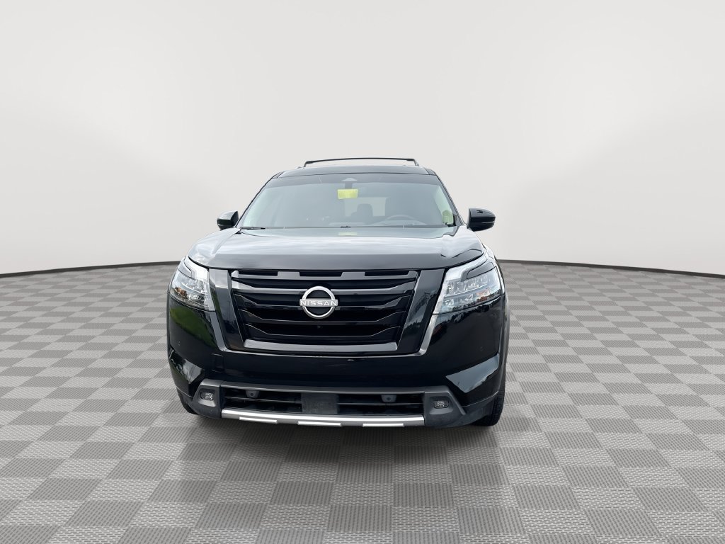 Certified 2025 Nissan Pathfinder Platinum w/ Lighting Package (N92) AWD/4WD image 5
