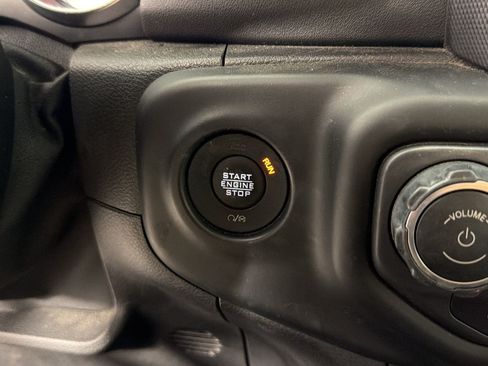 Used 2021 Jeep Gladiator Overland AWD/4WD image 14
