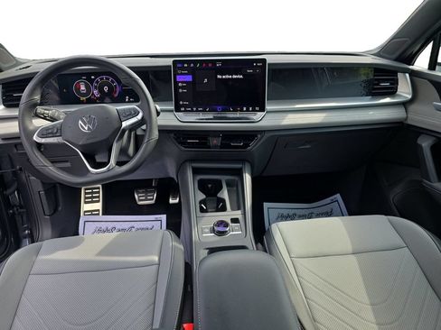 Certified 2026 Volkswagen Tiguan SE R-Line FWD image 17