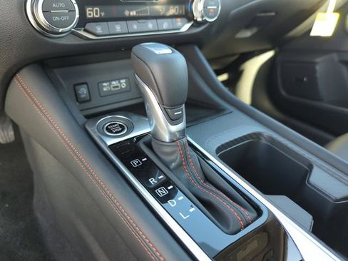 Used 2025 Nissan Sentra SR w/ SR Premium Package image 34