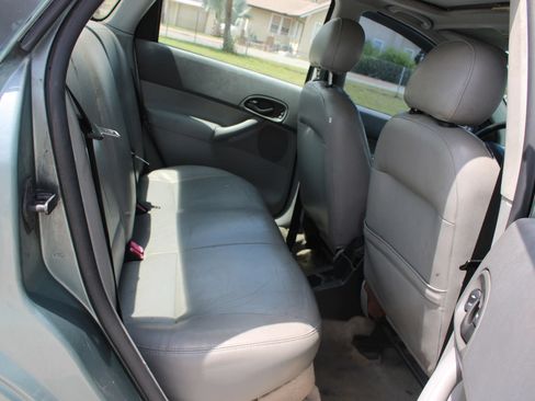 Used 2005 Ford Focus S FWD image 25